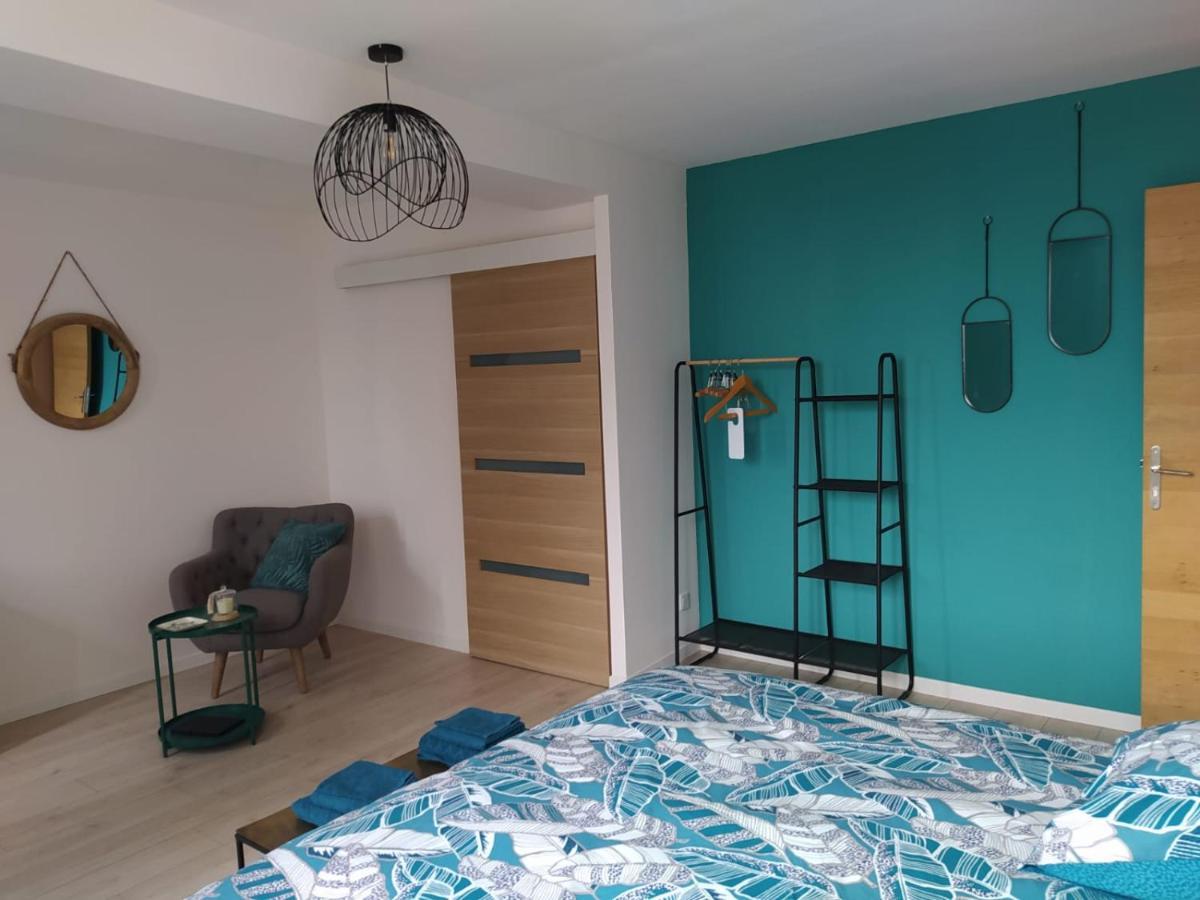 Au Bouchon Hotell Saint-Aigulin Exteriör bild