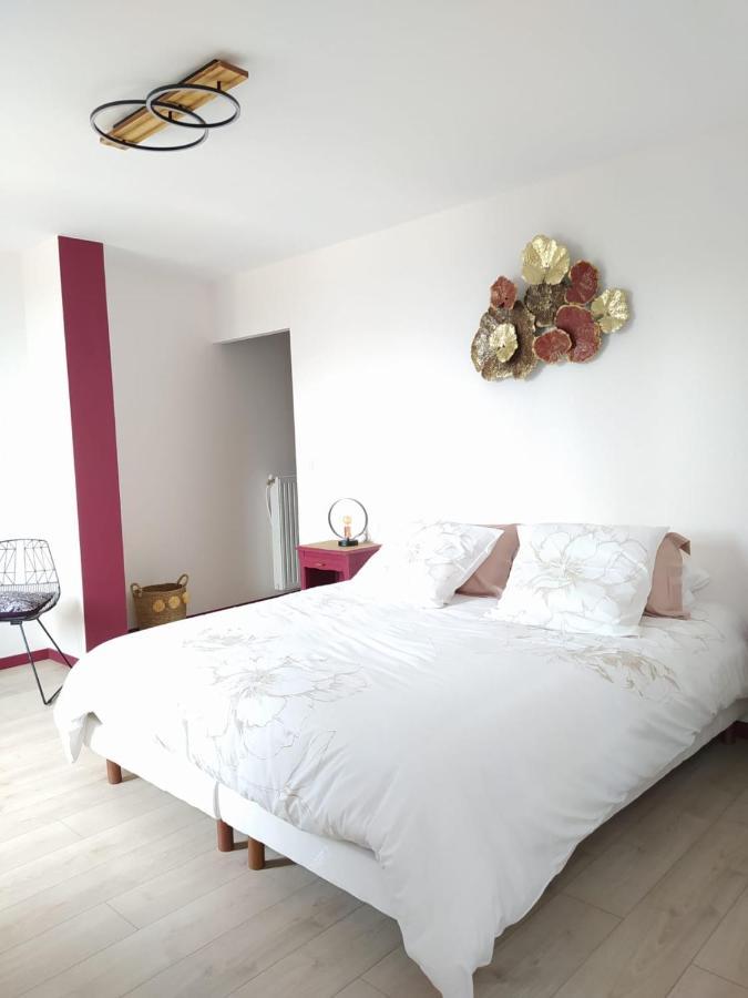 Au Bouchon Hotell Saint-Aigulin Exteriör bild