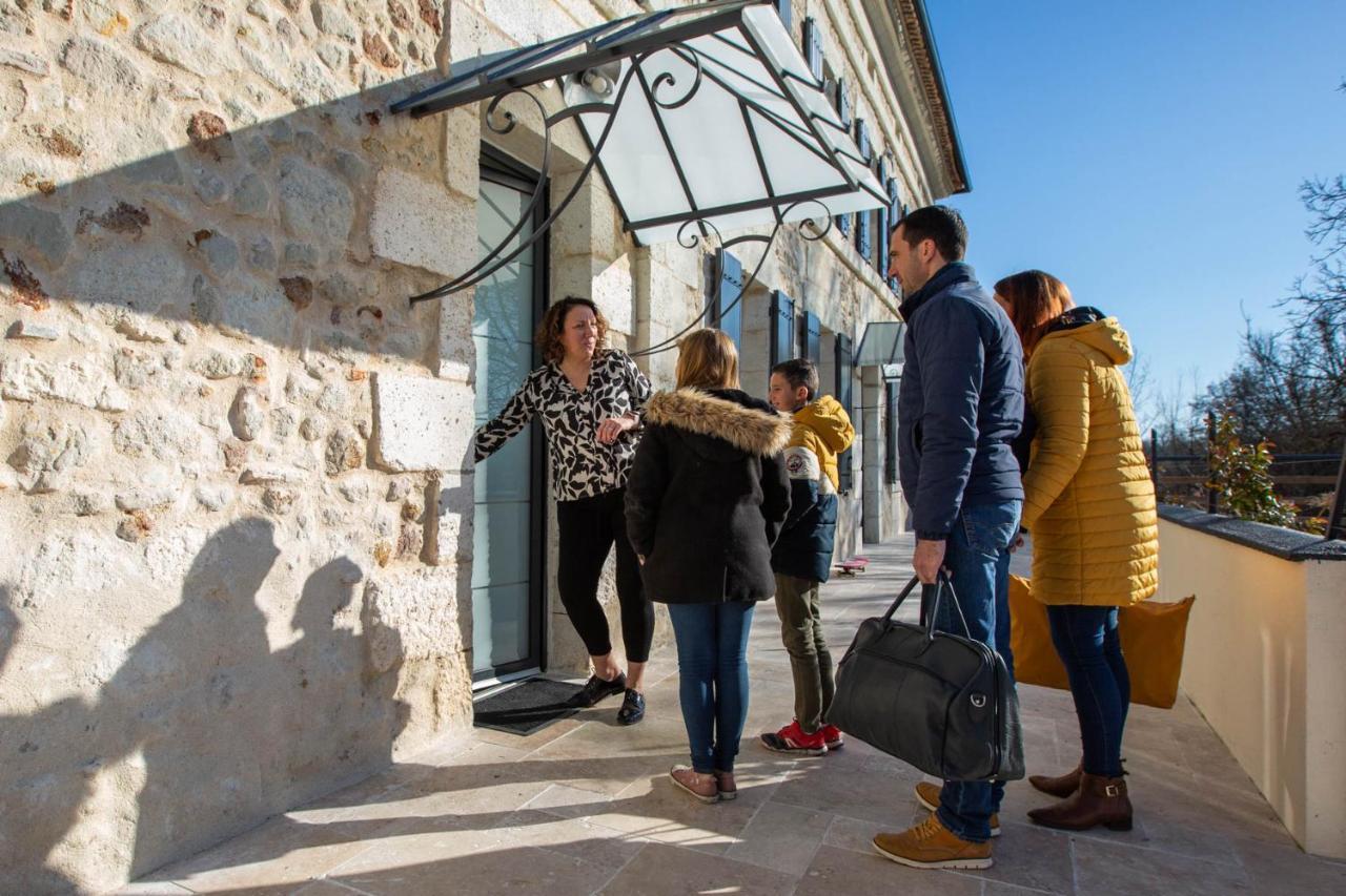 Au Bouchon Hotell Saint-Aigulin Exteriör bild