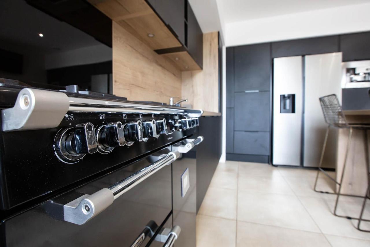 Au Bouchon Hotell Saint-Aigulin Exteriör bild