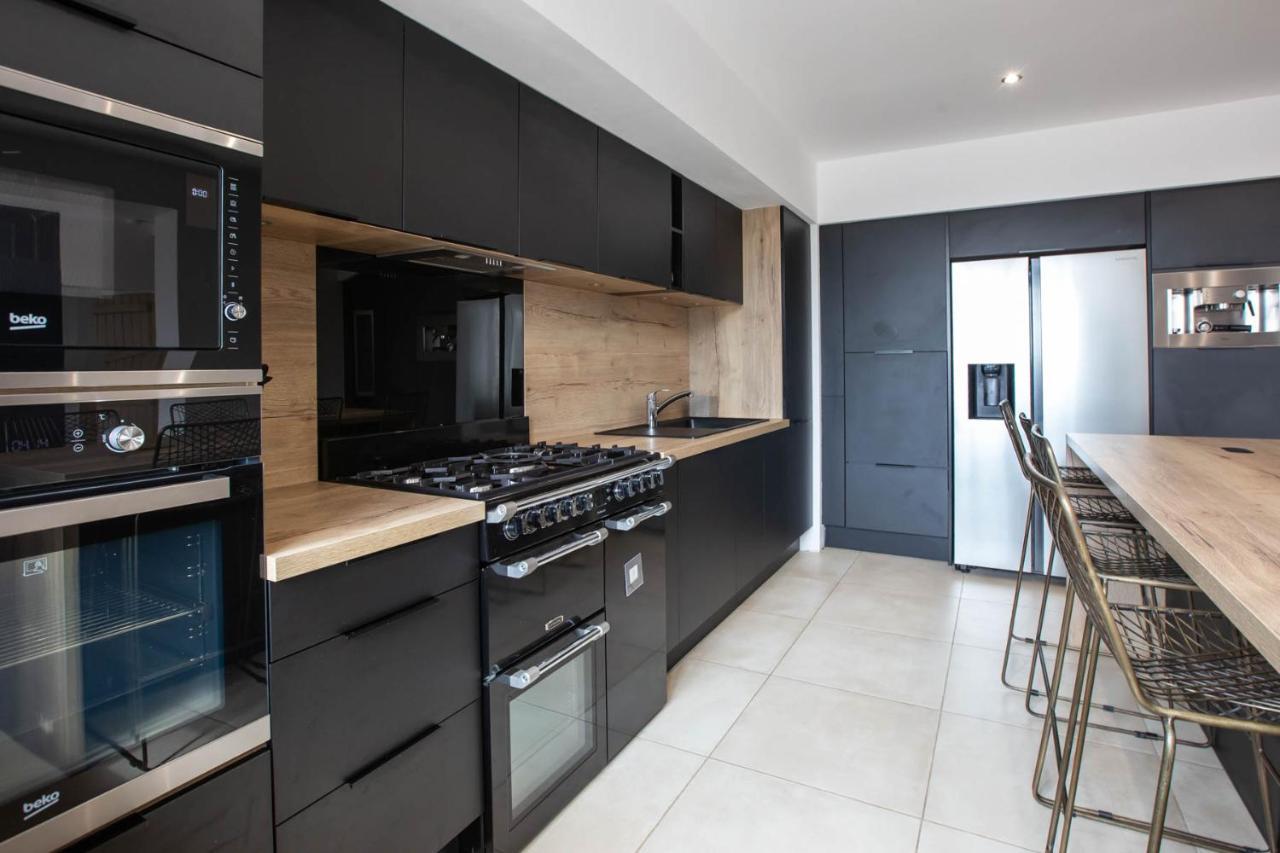 Au Bouchon Hotell Saint-Aigulin Exteriör bild